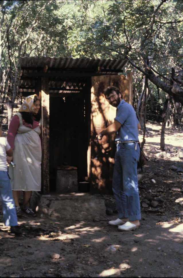 Nicaragua 1980-81 la latrina modello